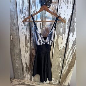 Shaperin Women’s Skirted Swimsuit Size Small NWT Striped One Piece Tummy Control